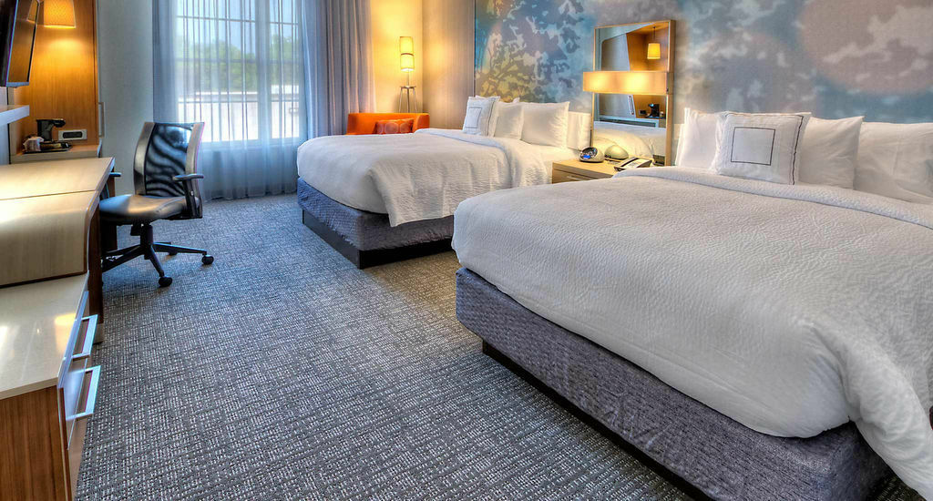 Hotel Courtyard By Marriott Hills