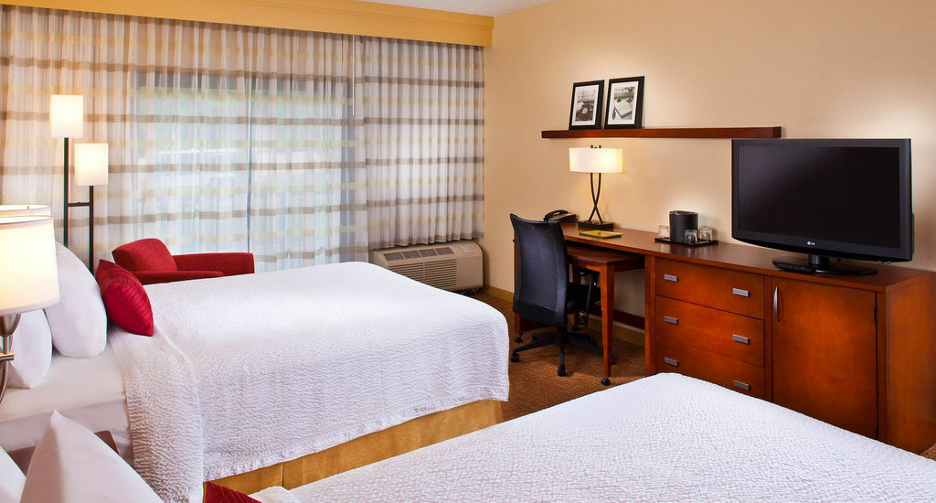 Courtyard By Marriott Airport Hotel 3*