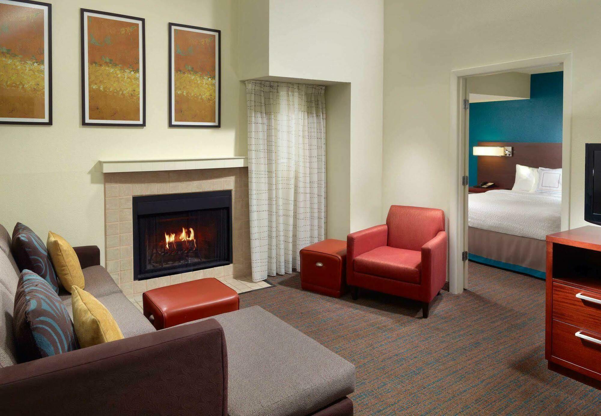 Hotel By Marriott Airport Nashville