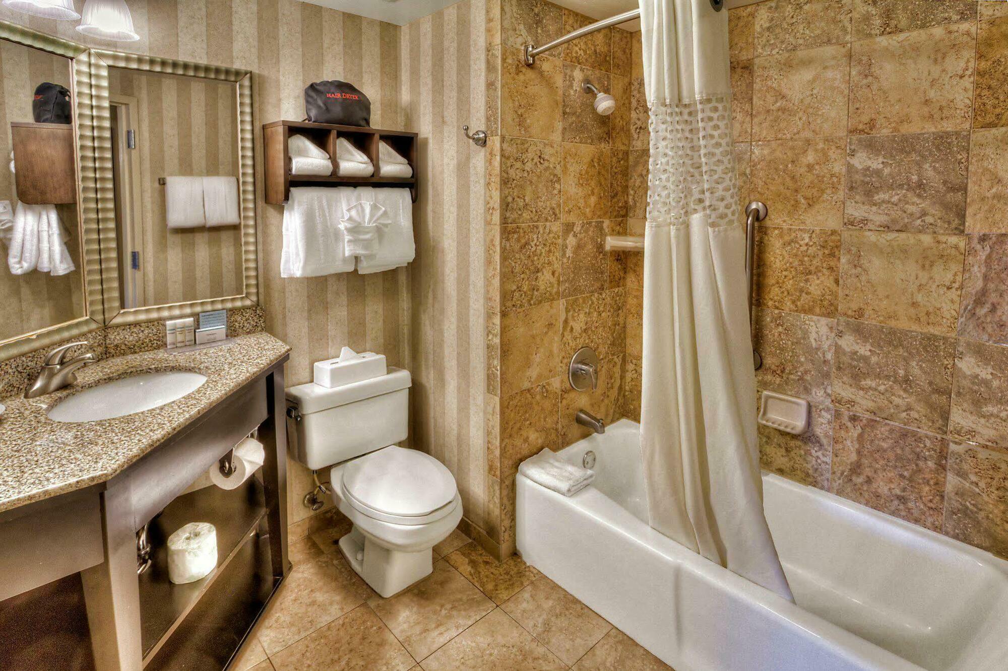 Hampton / Vanderbilt 3*