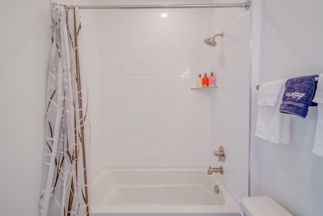 Holiday home 2 Rooftops Movie Theater 20 Guests - Luxury Downtown Views 2 Miles From Broadway Nashville