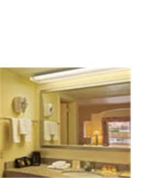 Super 8 By Wyndham Near Downtown / I-40 Hotel