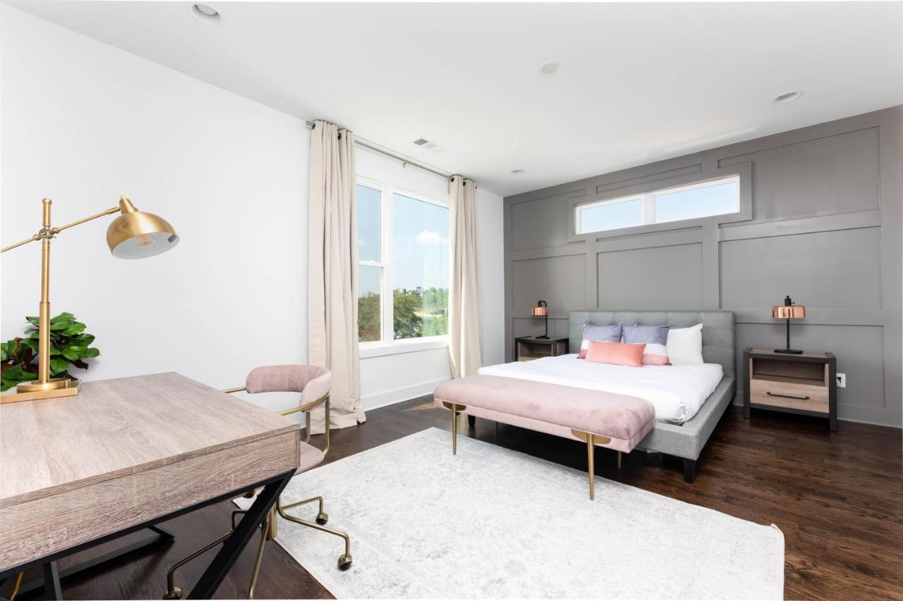 Domio Sylvan Park Elegant 8br 2 Holiday home