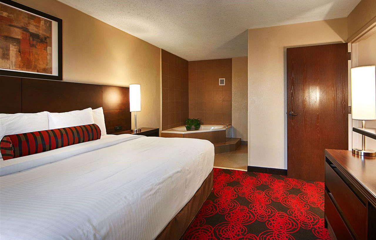 Western Near Opryland