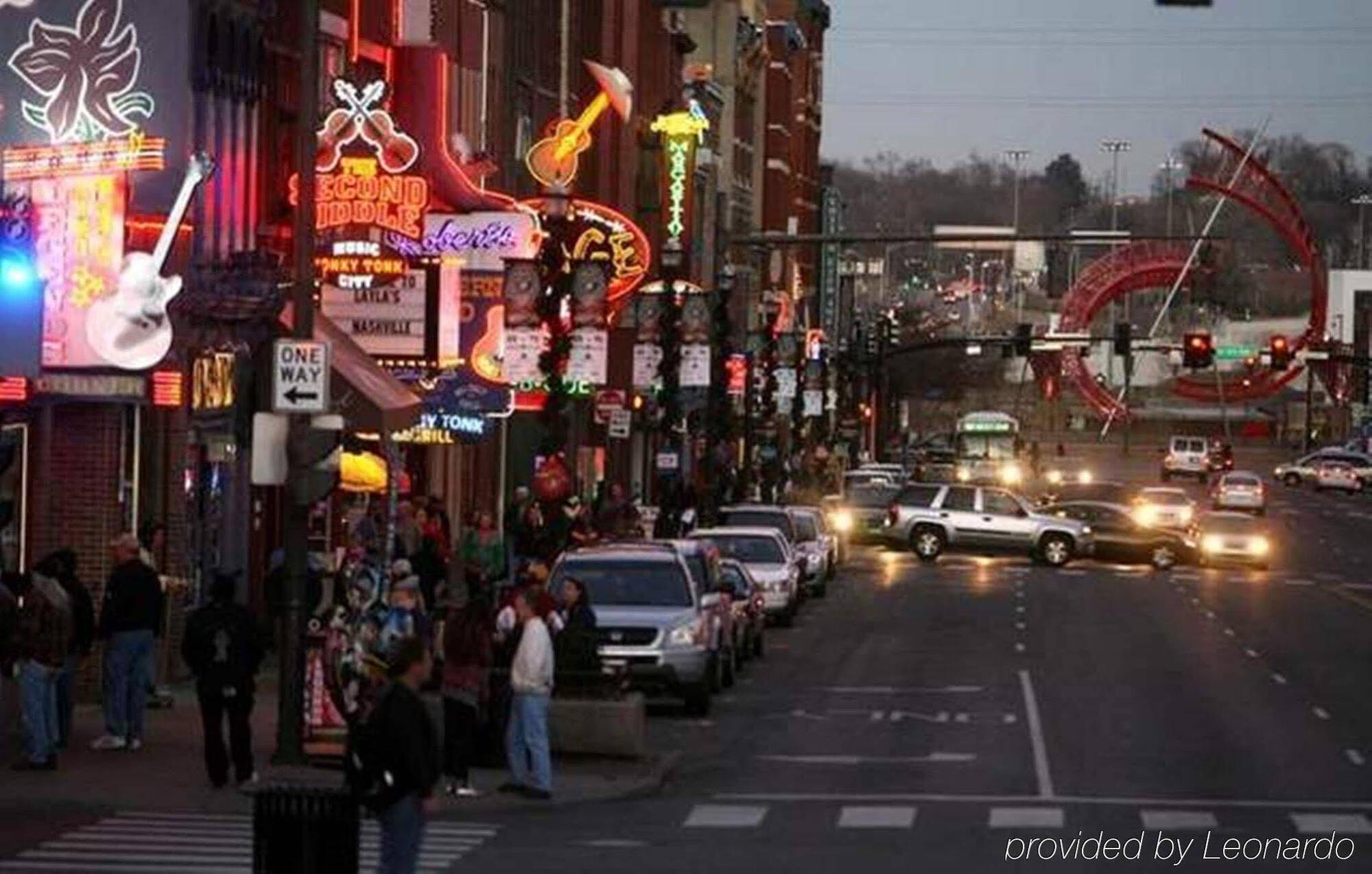 Holiday Express Nashville-downtown - Broadway By Ihg