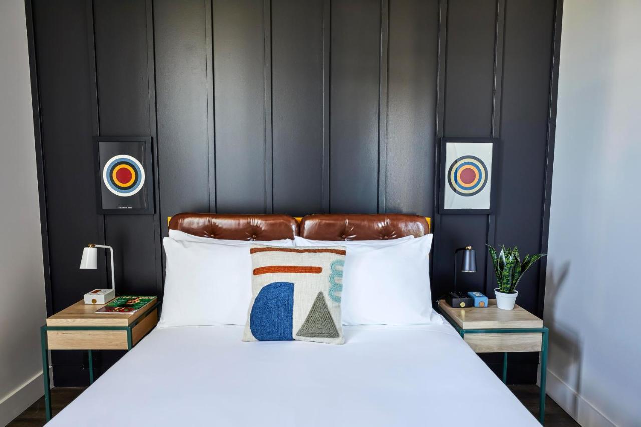 Fieldhouse Jones Hotel 4*