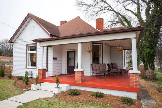 12 South-walk To Bars+coffee+food+shops+belmont Holiday home