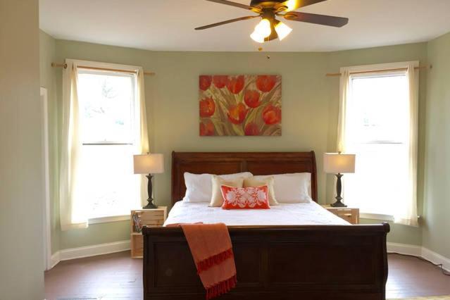 Holiday home 12 South-walk To Bars+coffee+food+shops+belmont Nashville