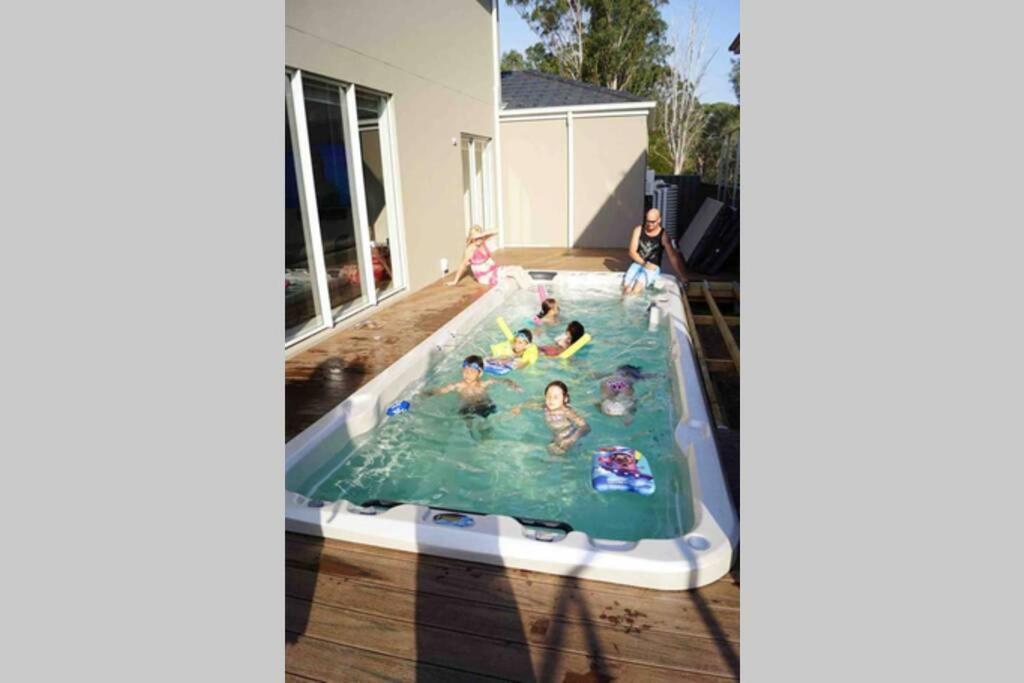 Heated Pool! Quaint In East W/ Game Room! Holiday home *