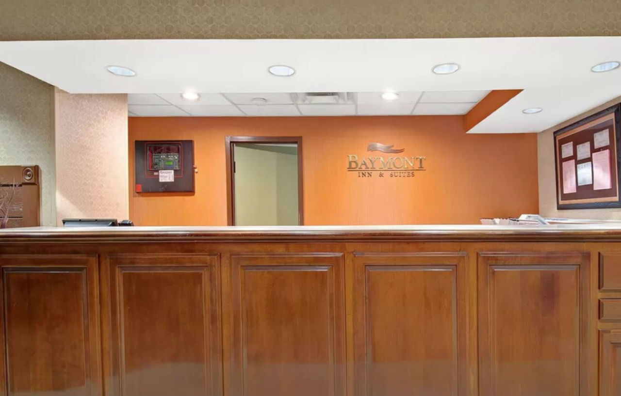 Baymont By Wyndham Airport Hotel 2*
