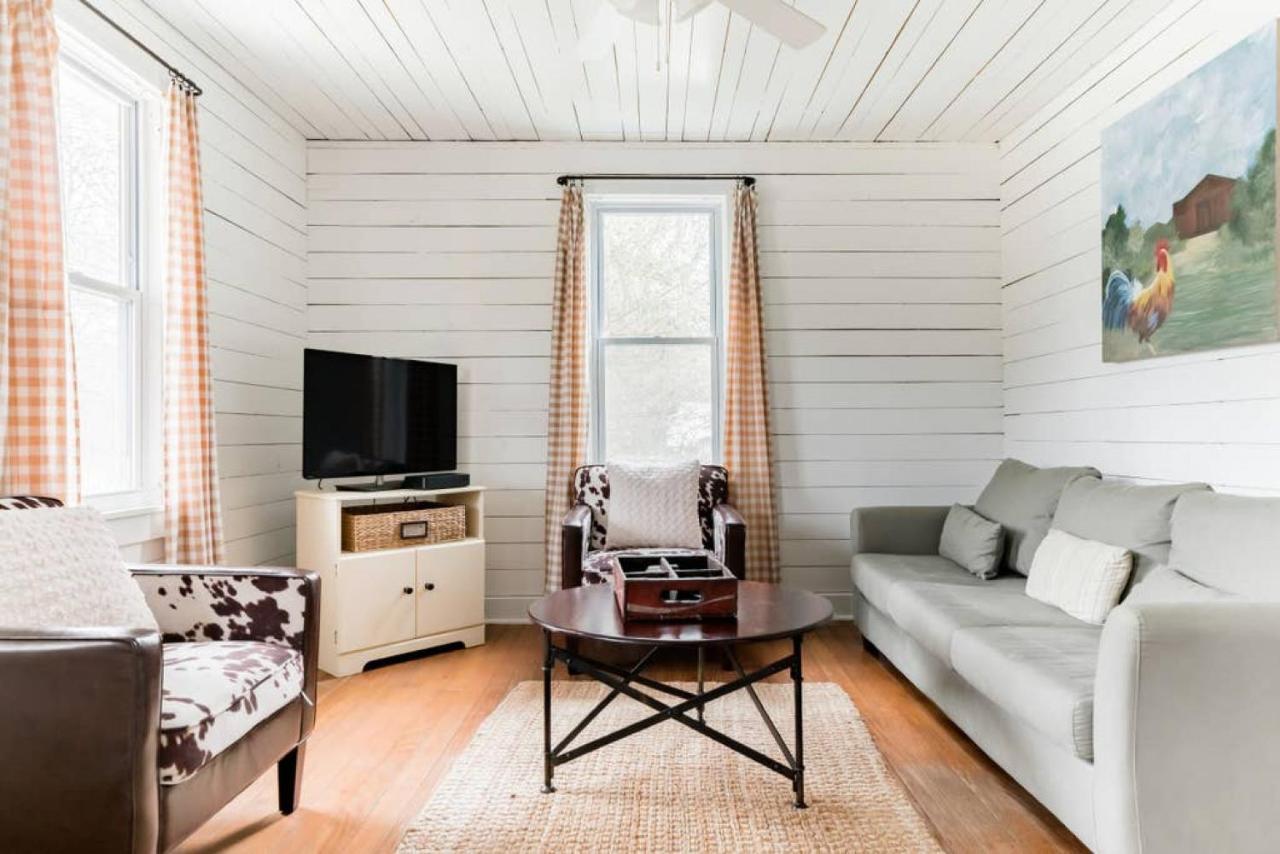 Bed & Breakfast Natchez Trace Nestled In The Hills