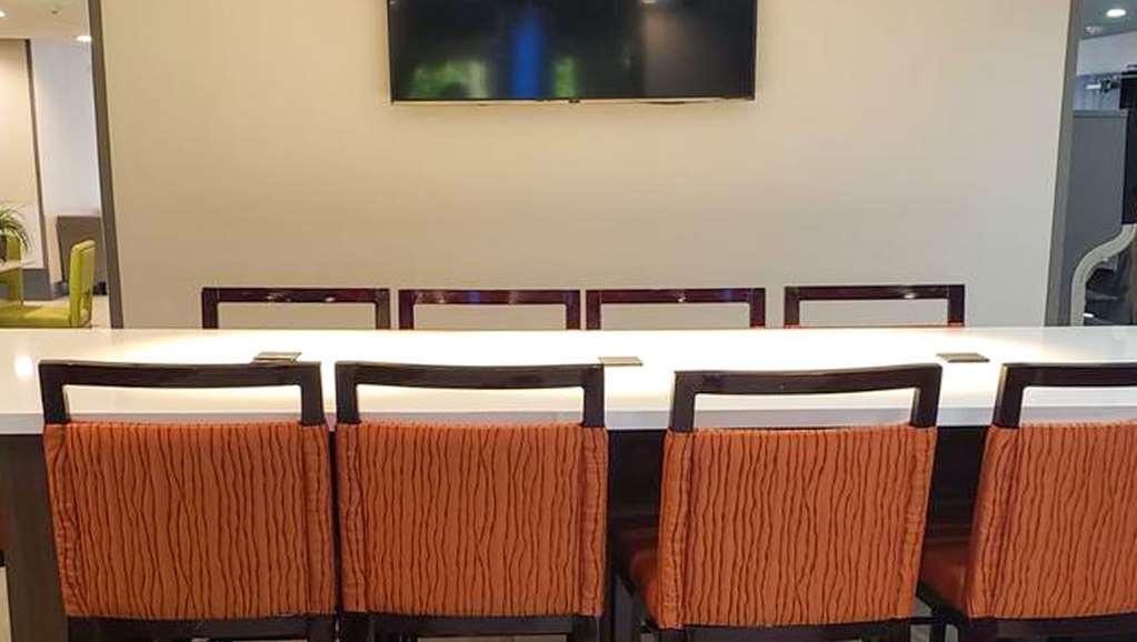 Alexis And Nashville