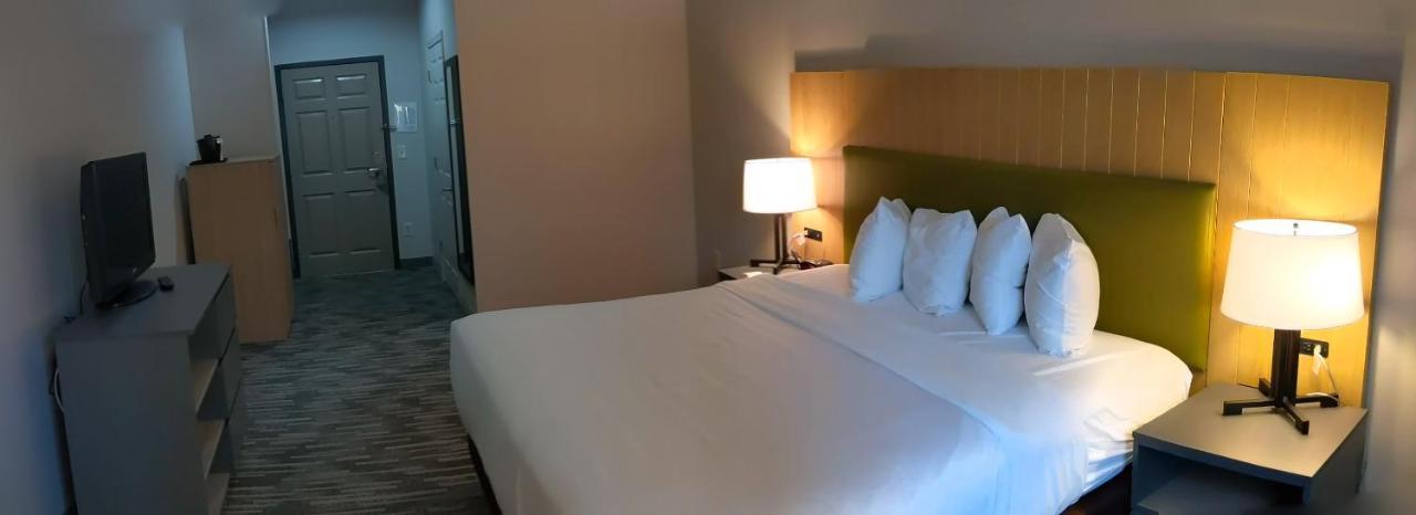 Country & By Radisson, Nashville, Tn