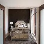 Holiday home Soak Up The Opulent Feel Of A Lavish Monochrome Abode Nashville