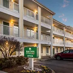 Hometowne Studios By Red Roof Nashville - Airport/Briley Pkwy