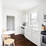 Sonder At Euclid Court