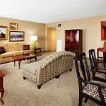 Airport Marriott Hotel 4*