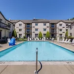 Club Hotel Nashville Inn & Suites