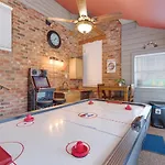Villa Brenda Lee History 4br Retreat Pool Hot Tub