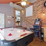 Brenda Lee History 4br Retreat Pool Hot Tub