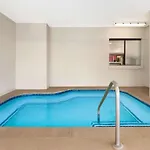 Luxe Hotel