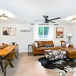 East Nashville Nook Best Of Both Worlds