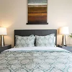 Cashville - Stylish Condo Minutes From Broadway
