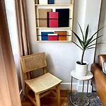 Great In Weho Apartment