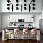 Vibrant Penthouse In 12 South