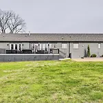 Beautiful Nashville Home Near Downtown W/ Hot Tub!