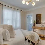 Southern Chic Home 10 Minutes From Downtown!
