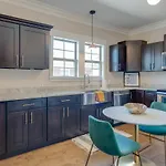 Southern Chic Home 10 Minutes From Downtown!