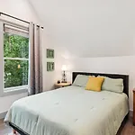 Apartment Vacation Near Bridgestone Arena! *