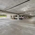 River View 2-Bedroom Apartment With Free Garage Parking