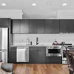 River View 2-Bedroom Apartment With Free Garage Parking