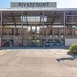 Riverfront 786 Holiday home *