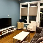 The Painted Muse I Stylish 3Br With Rooftop Hot Tub In East Nashville