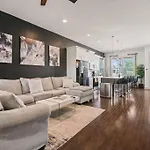 Rooftop, Large Backyard, Fire Pit, Near Downtown