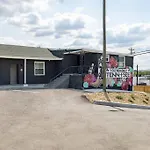 Inviting 1 Bedroom 10 Mins To Nash