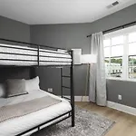 Condo Near Downtown Broadway & Stadium - Free Parking