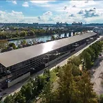 Condo With Pool And Free Parking Walk Downtown & Germantown