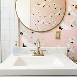 Mid-century Modern Near Downtown With Free Parking * Nashville
