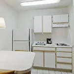 Hotel Homewood Airport 3*