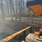 Modern Cabin Close To Downtown