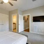 Modern 3-Story West End Condo - Free 2-Car Garage