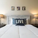 Modern 3-Story West End Condo - Free 2-Car Garage