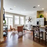 Modern 3-Story West End Condo - Free 2-Car Garage