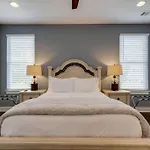 New Townhome 5 Mins To Broadway Sleeps 8