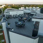 Rooftop Skyline Views Dt Nash Sleeps 12