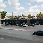 New 4 Bedroom Apt Near Dt Walk To Restaurants